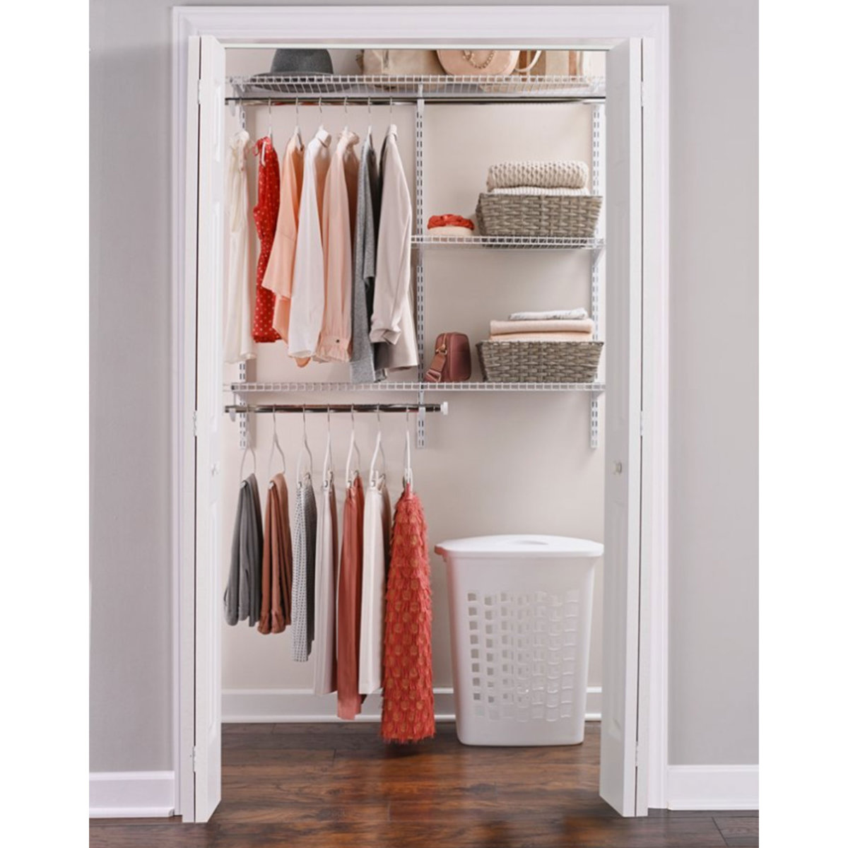 Rubbermaid Configurations 4-8 foot closet kit- White